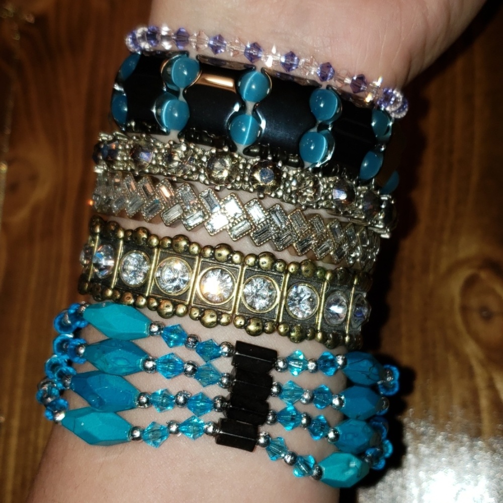 Lot of 7 fashion bracelets